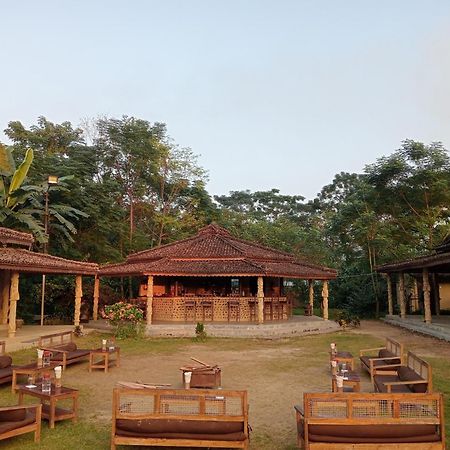 Tharu Community Lodge Kawasoti Exterior foto